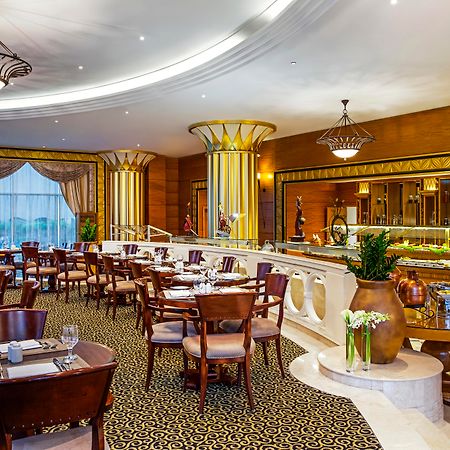 โรงแรมคอร์นิช อาบูดาบี ภายนอก รูปภาพ The restaurant