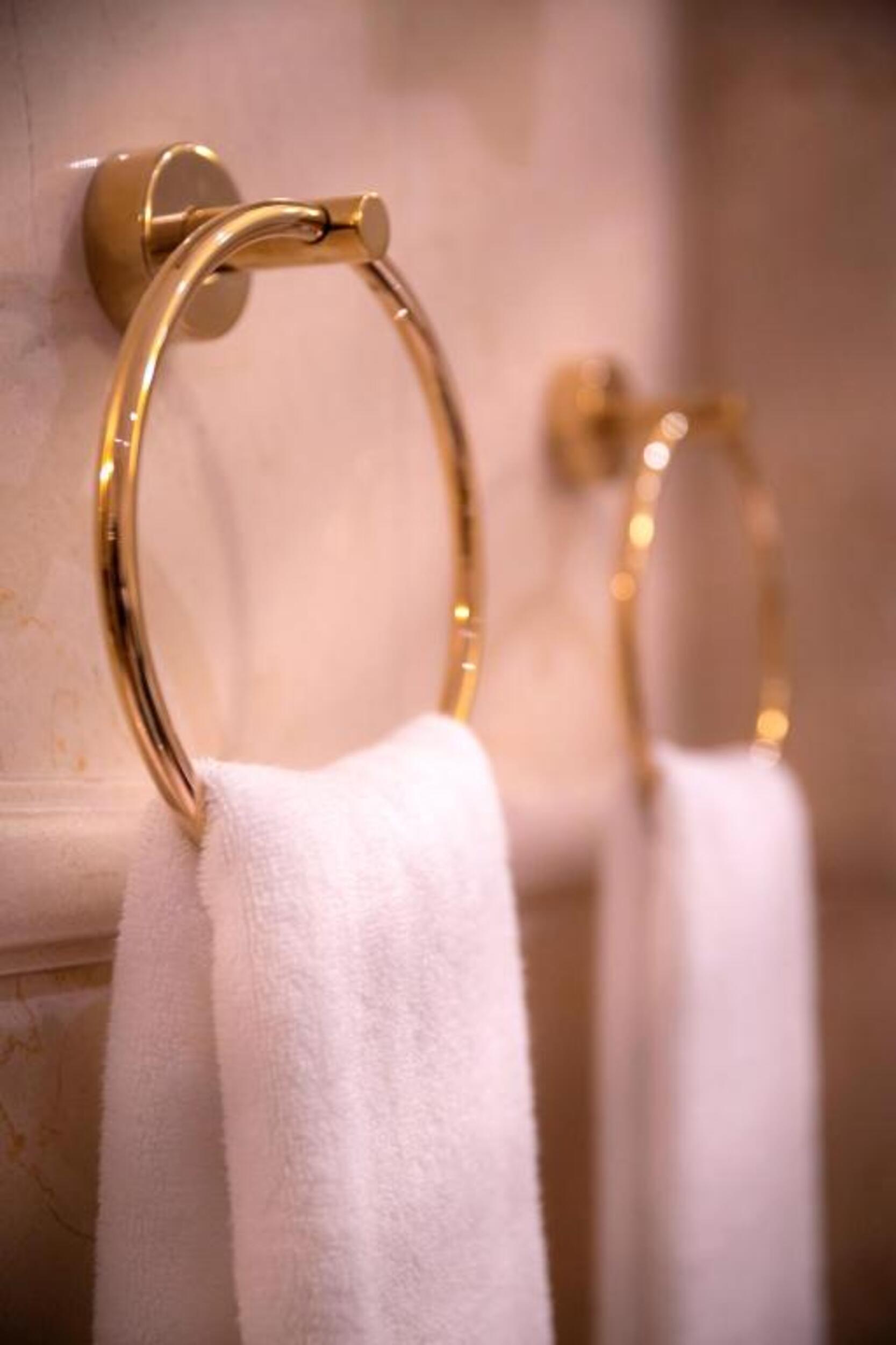 โรงแรมคอร์นิช อาบูดาบี ภายนอก รูปภาพ Towels