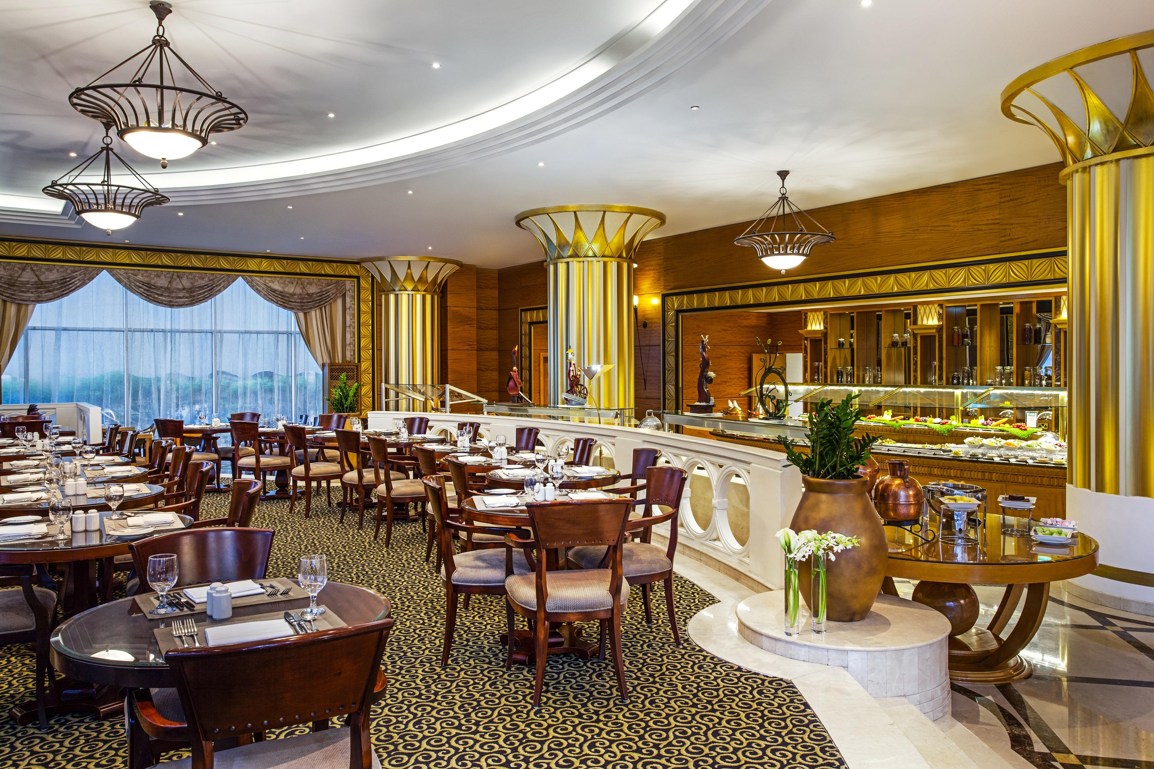 โรงแรมคอร์นิช อาบูดาบี ภายนอก รูปภาพ The restaurant