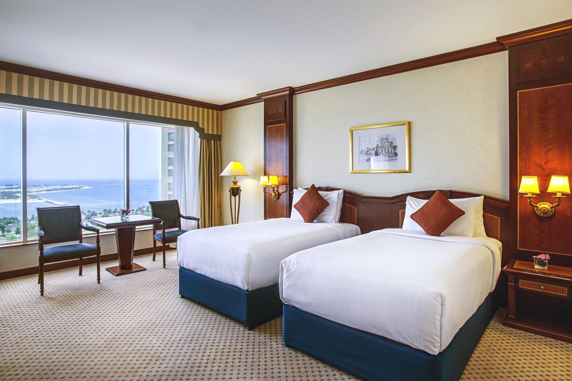 โรงแรมคอร์นิช อาบูดาบี ภายนอก รูปภาพ A room at the Hilton Alexandria Golf Resort