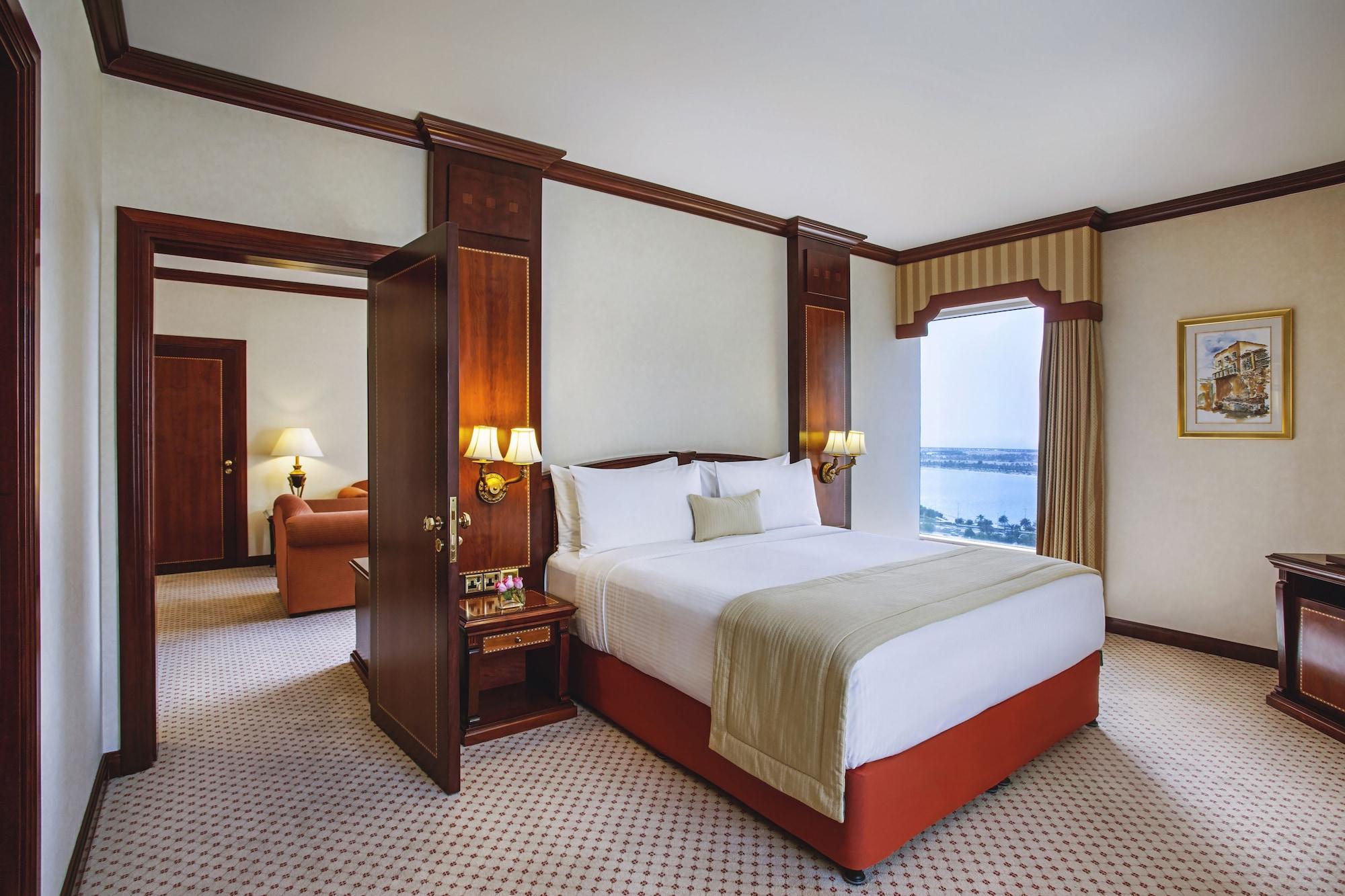 โรงแรมคอร์นิช อาบูดาบี ภายนอก รูปภาพ Suite