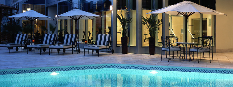 โรงแรมคอร์นิช อาบูดาบี ภายนอก รูปภาพ The pool at the Mandarin Oriental, Munich