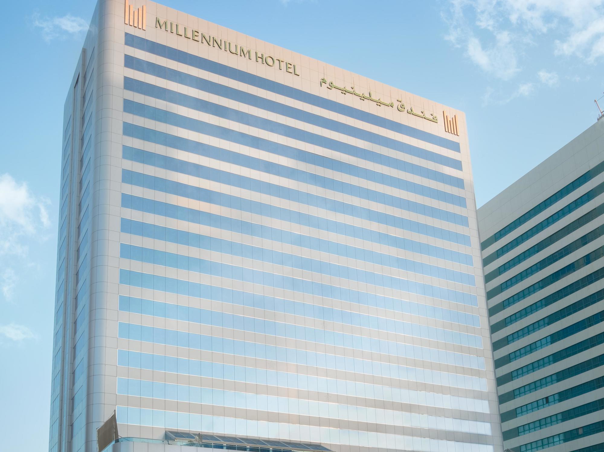 โรงแรมคอร์นิช อาบูดาบี ภายนอก รูปภาพ Millennium Hotel