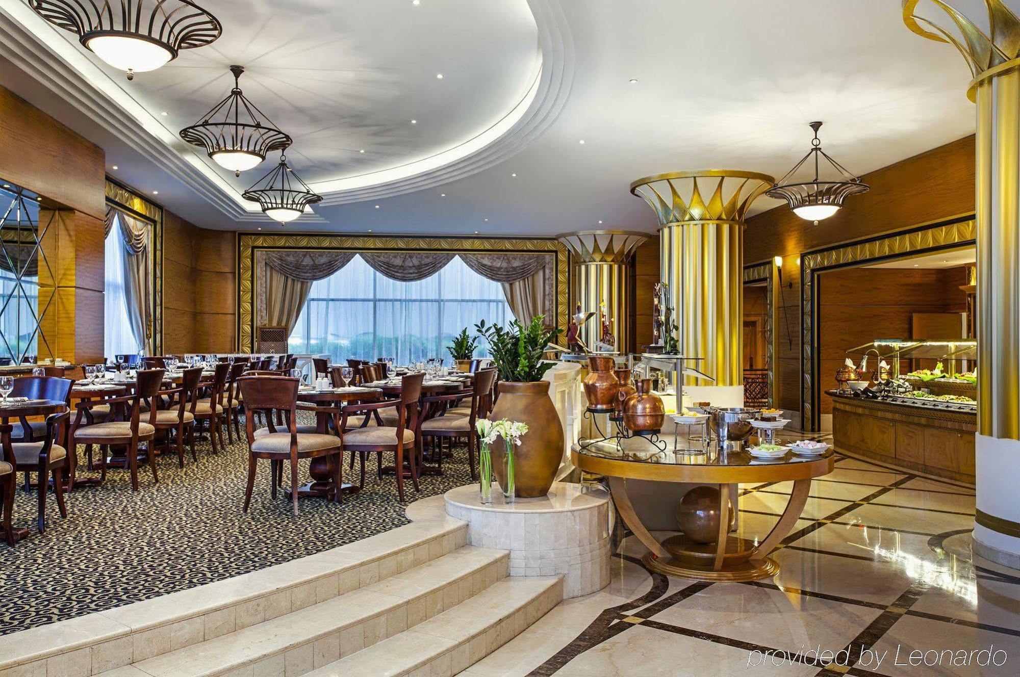 โรงแรมคอร์นิช อาบูดาบี ภายนอก รูปภาพ The restaurant