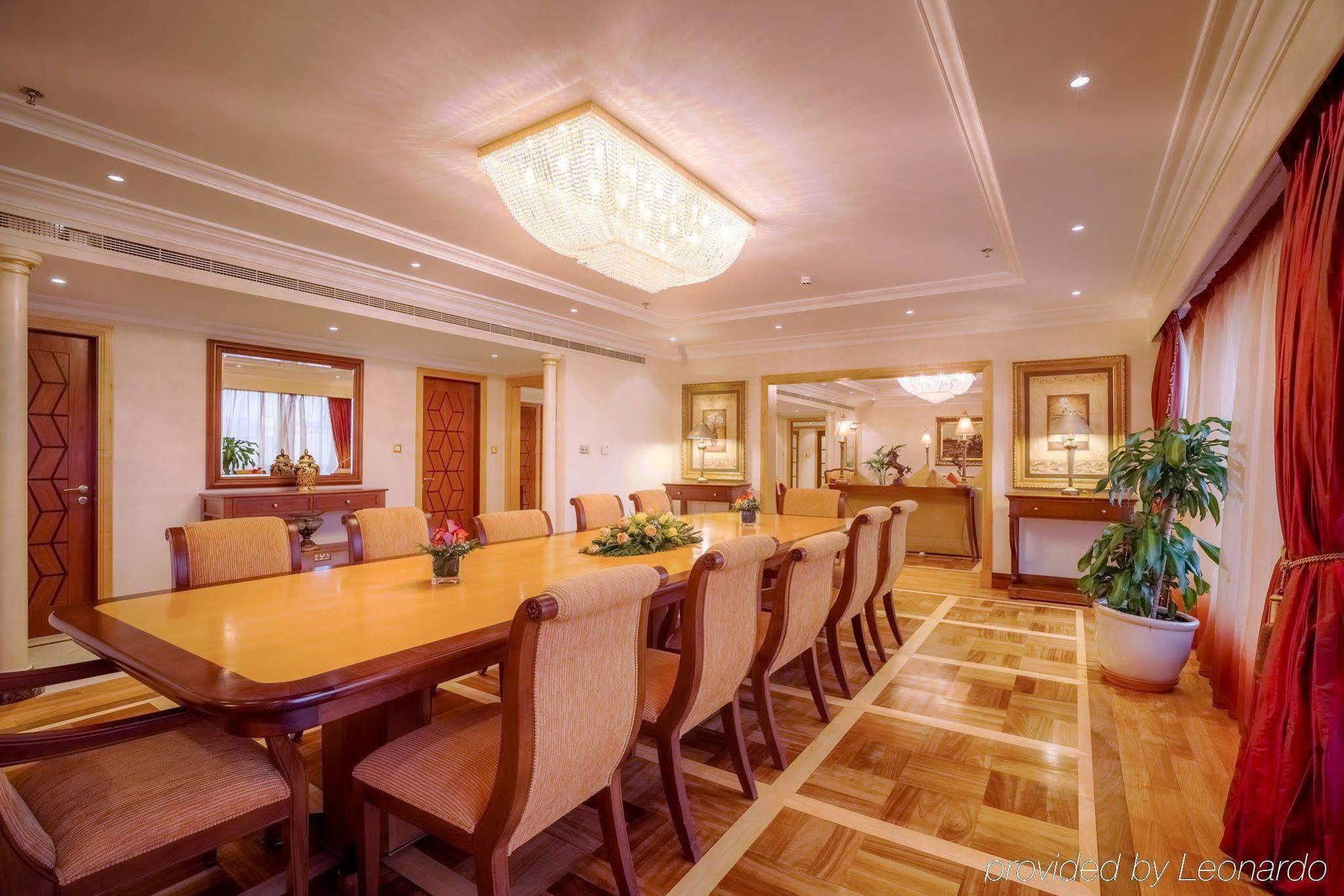 โรงแรมคอร์นิช อาบูดาบี ภายนอก รูปภาพ The Imperial Suite
